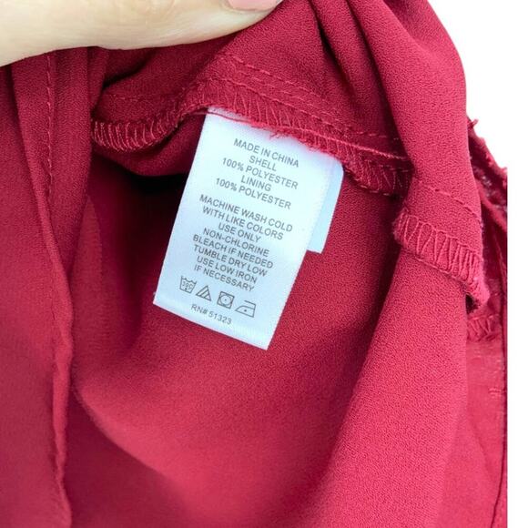 CeCe Ruffled Cold Shoulder Clip Dot Blouse Red Size Large NWOT $89 MSRP - Picture 6 of 8